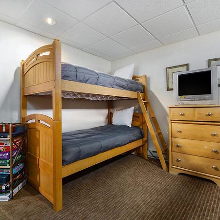 Boyne Falls Boyne Mountain Getaway, Unit Bアパートホテル エクステリア 写真