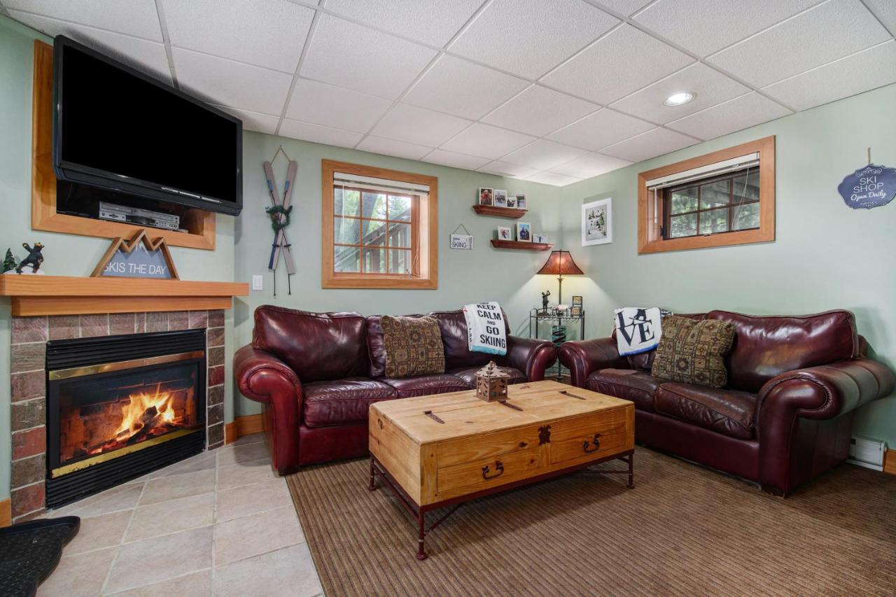 Boyne Falls Boyne Mountain Getaway, Unit Bアパートホテル エクステリア 写真