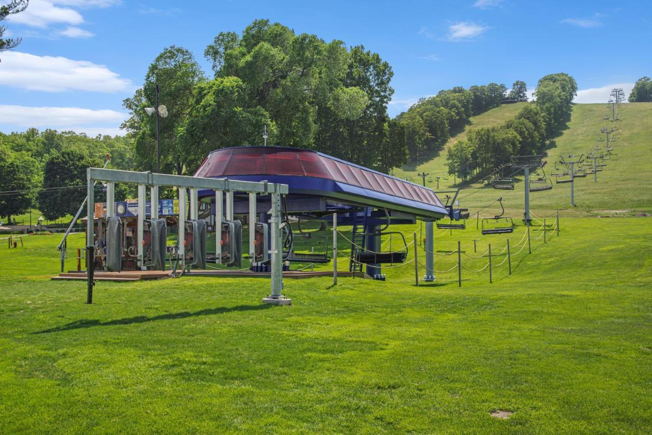 Boyne Falls Boyne Mountain Getaway, Unit Bアパートホテル エクステリア 写真