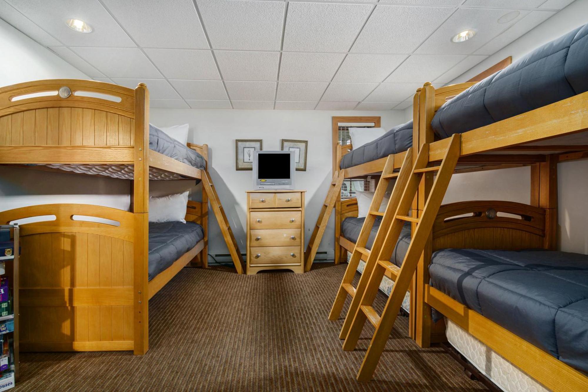 Boyne Falls Boyne Mountain Getaway, Unit Bアパートホテル エクステリア 写真